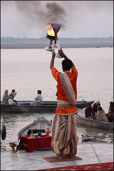 20120502-Aarti fire _of_the_Ganges_ghats_of_Varanasi.jpg